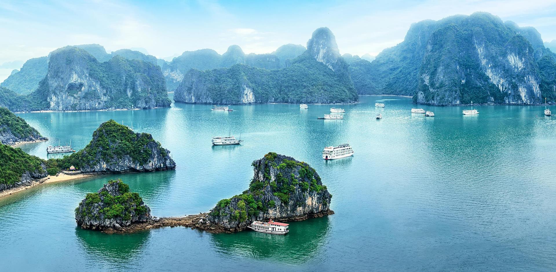 Luxury Vietnam holidays with Abercrombie & Kent: Ha Long Bay.