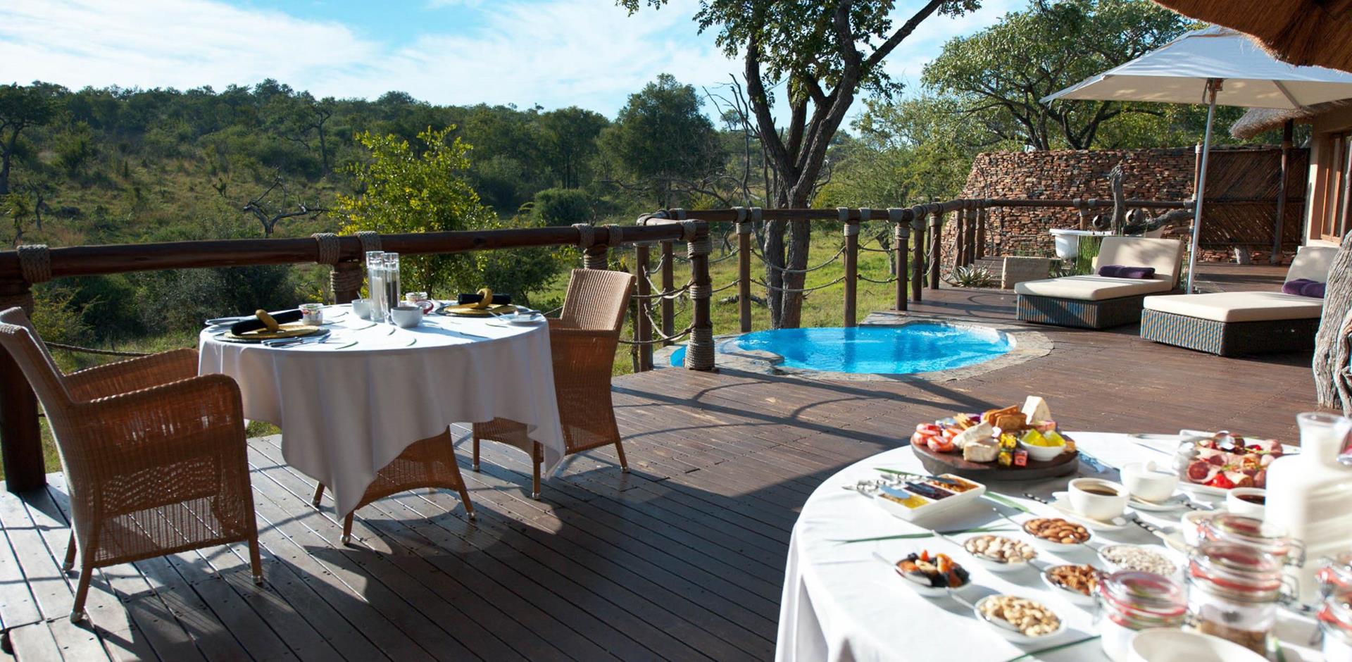Outdoor dining, Royal Madikwe Luxury Safari Lodge, South Africa, A&K