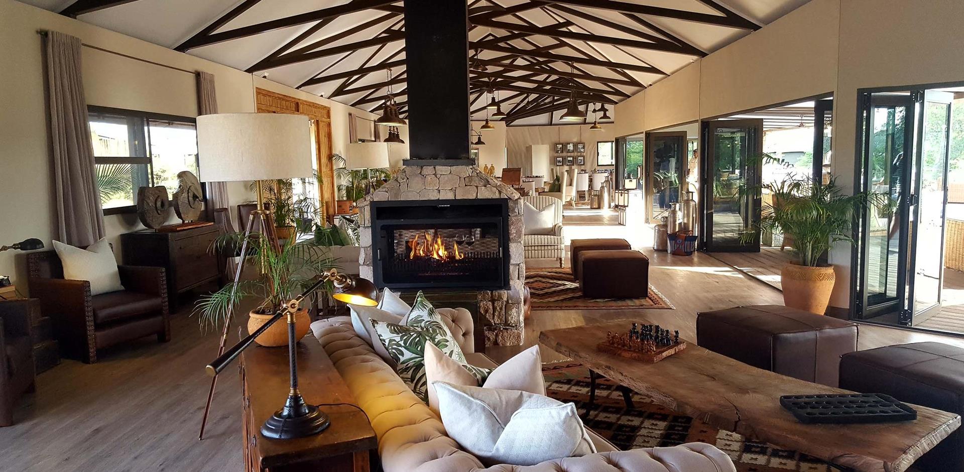 Lounge, Old Drift Lodge, Zimbabwe, A&K