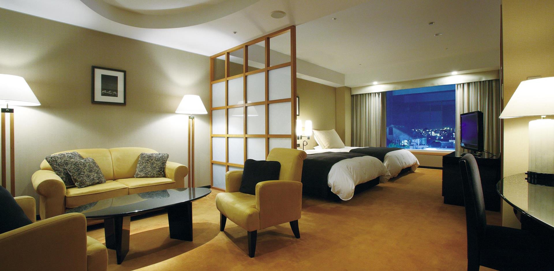 Twin Bedroom Lounge, Hotel Granvia Kyoto, Japan