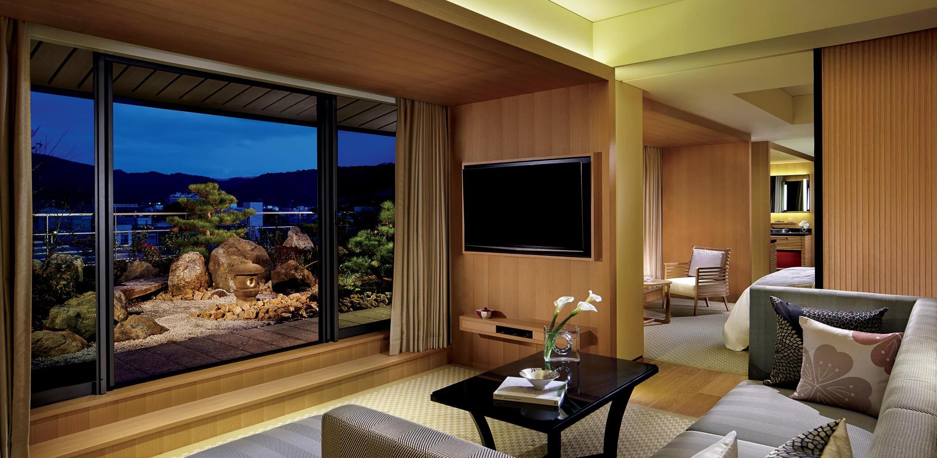 Bedroom Lounge, Ritz-Charlton, Kyoto, Japan