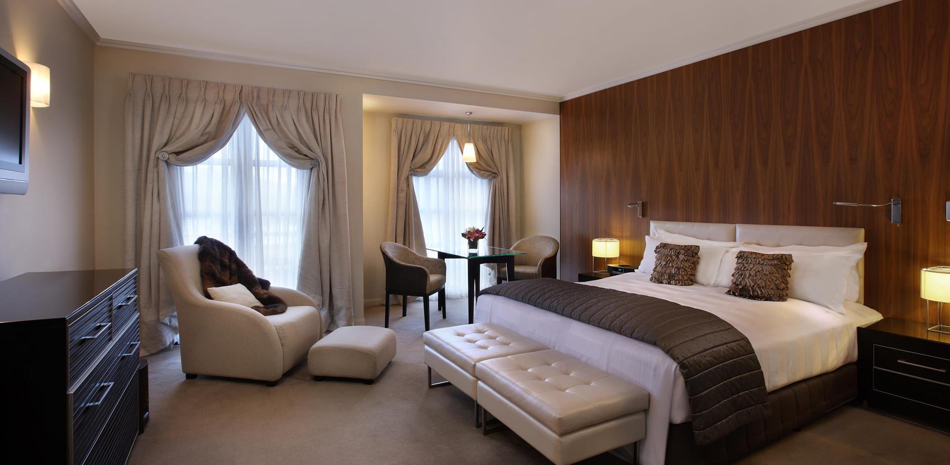 Bedroom, Sofitel Queenstown Hotel & Spa, New Zealand