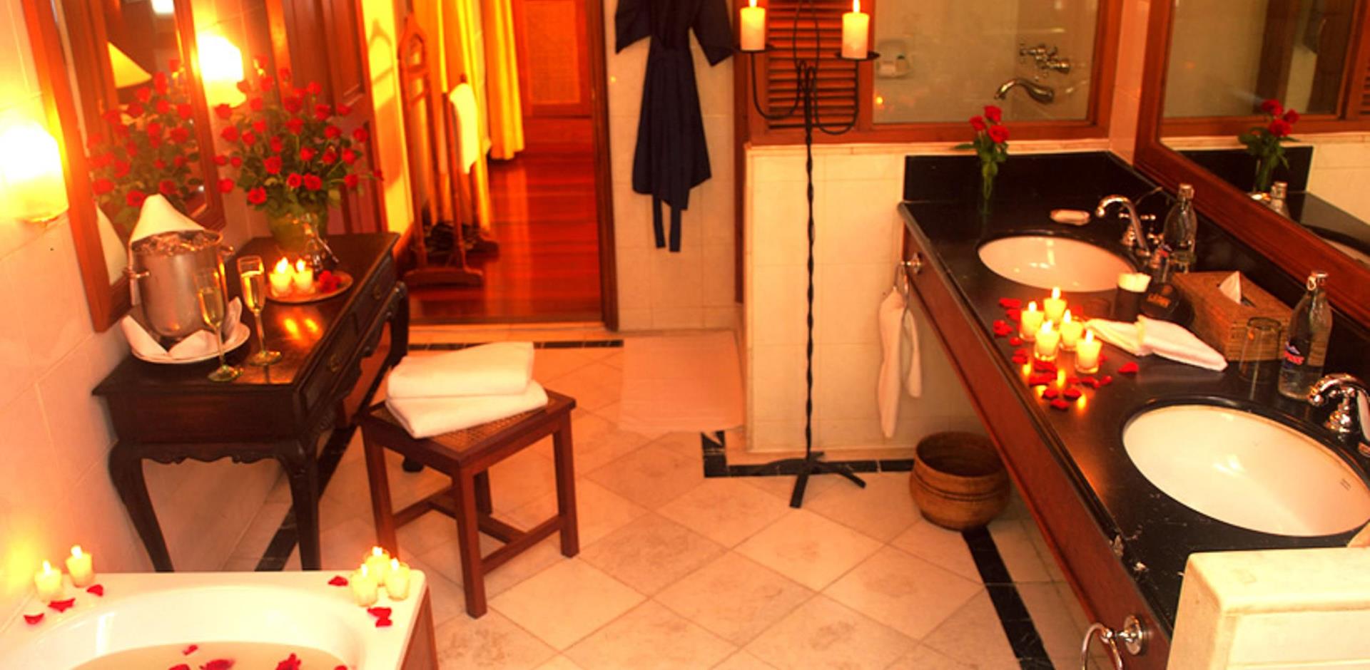 Bathroom, Savoy Hotel, Myanmar