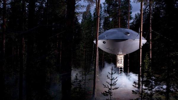 UFO exterior, Treehouse, Sweden