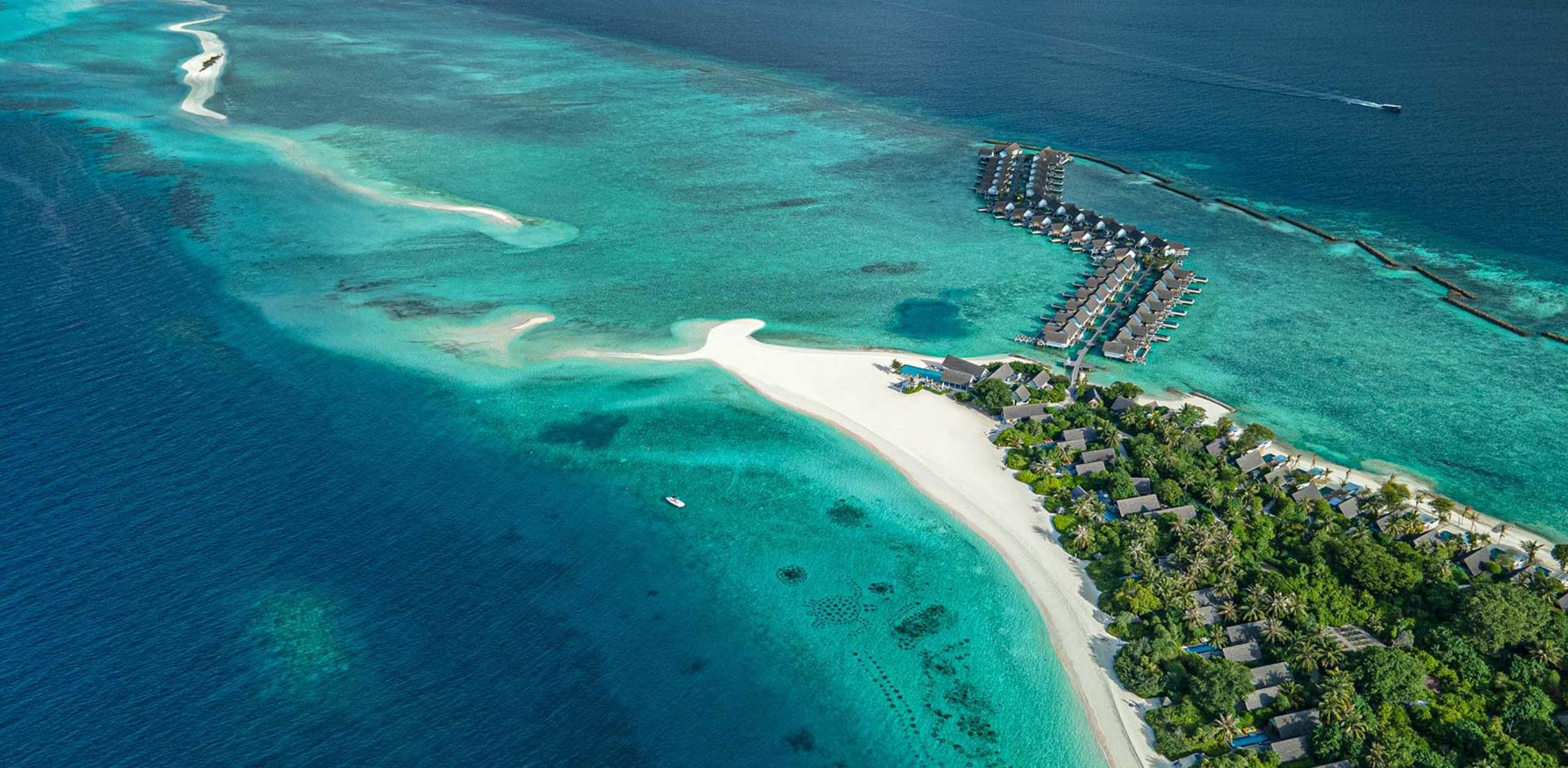 Aerial view, Four Seasons Resort Maldives at Landaa Giraavaru