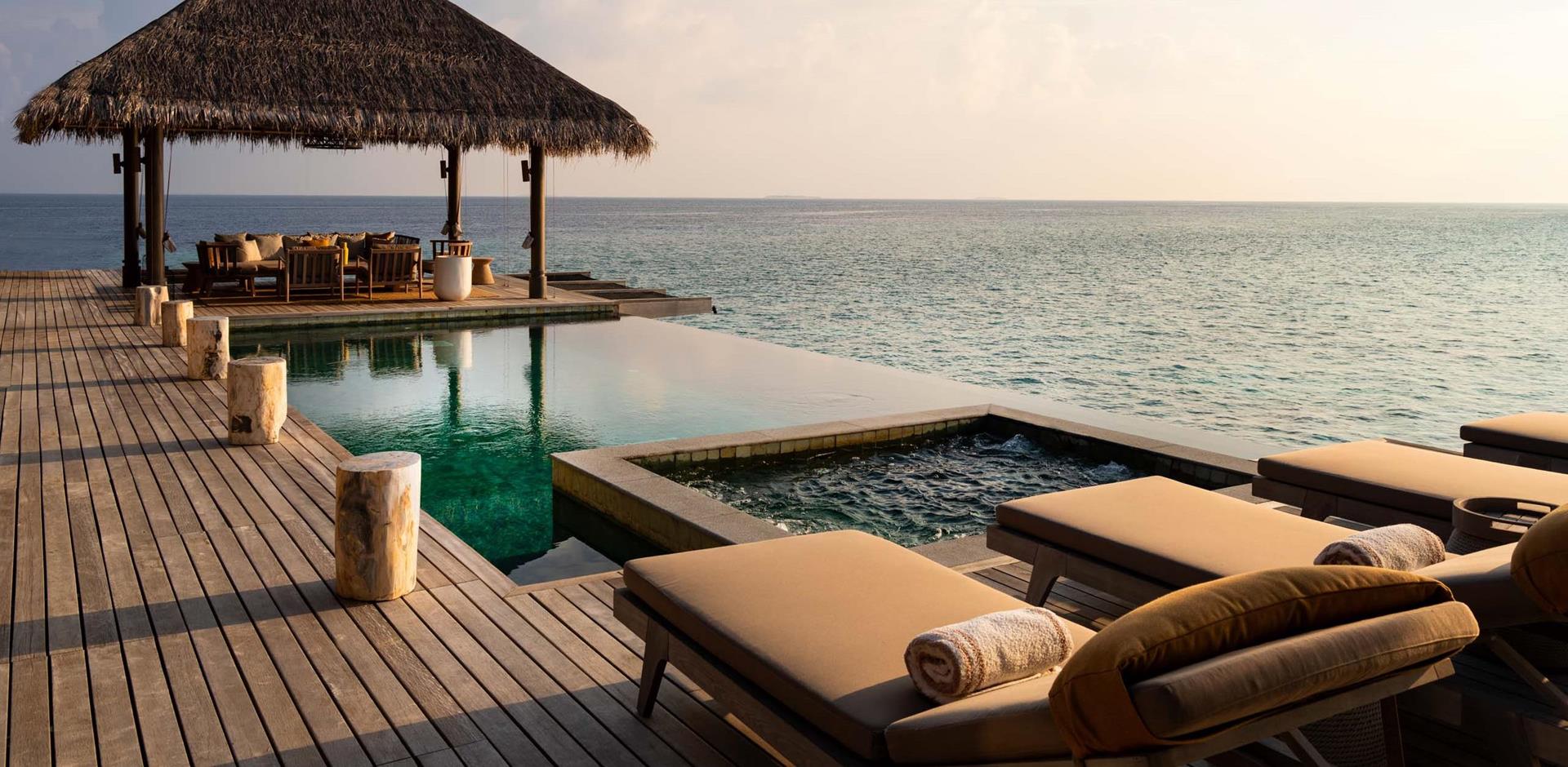 Villa pool and jacuzzi, Vakkaru, Maldives