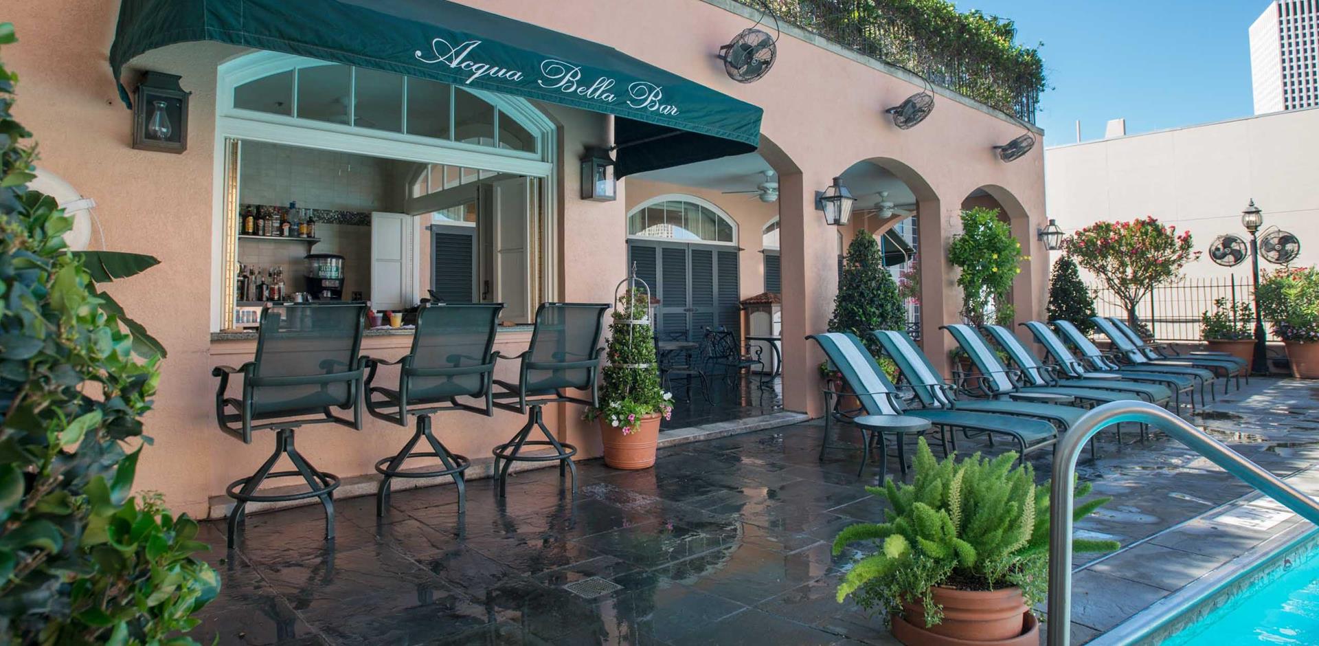 Pool bar, Hotel Monteleone, New Orleans, USA
