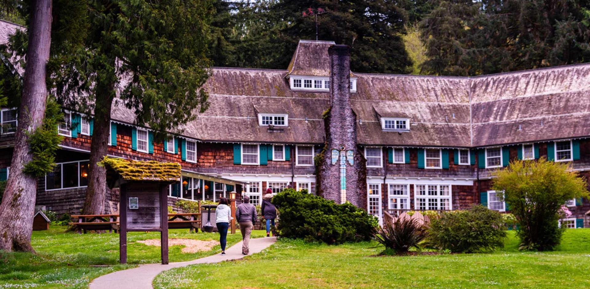 Exterior, Lake Quinault Lodge, Washington, USA
