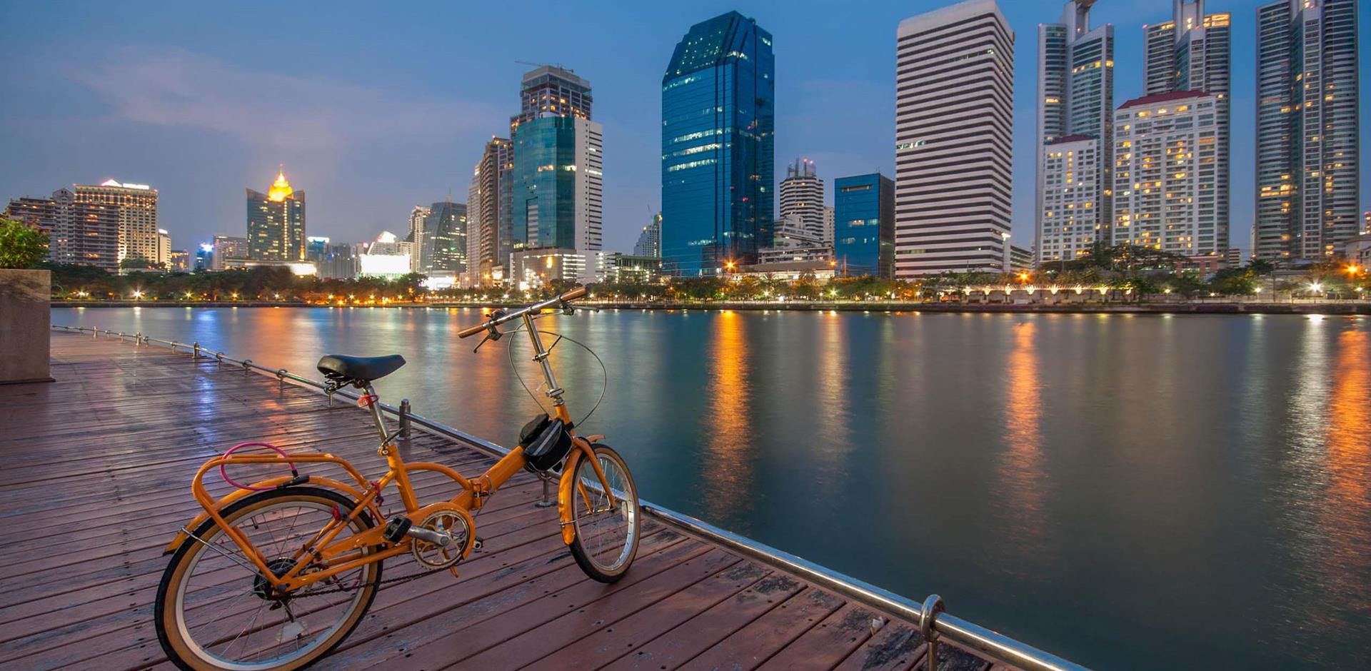 Bangkok cycling tour by sunset