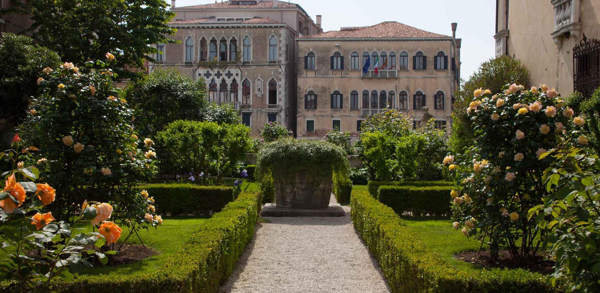 Visit Venices secret gardens