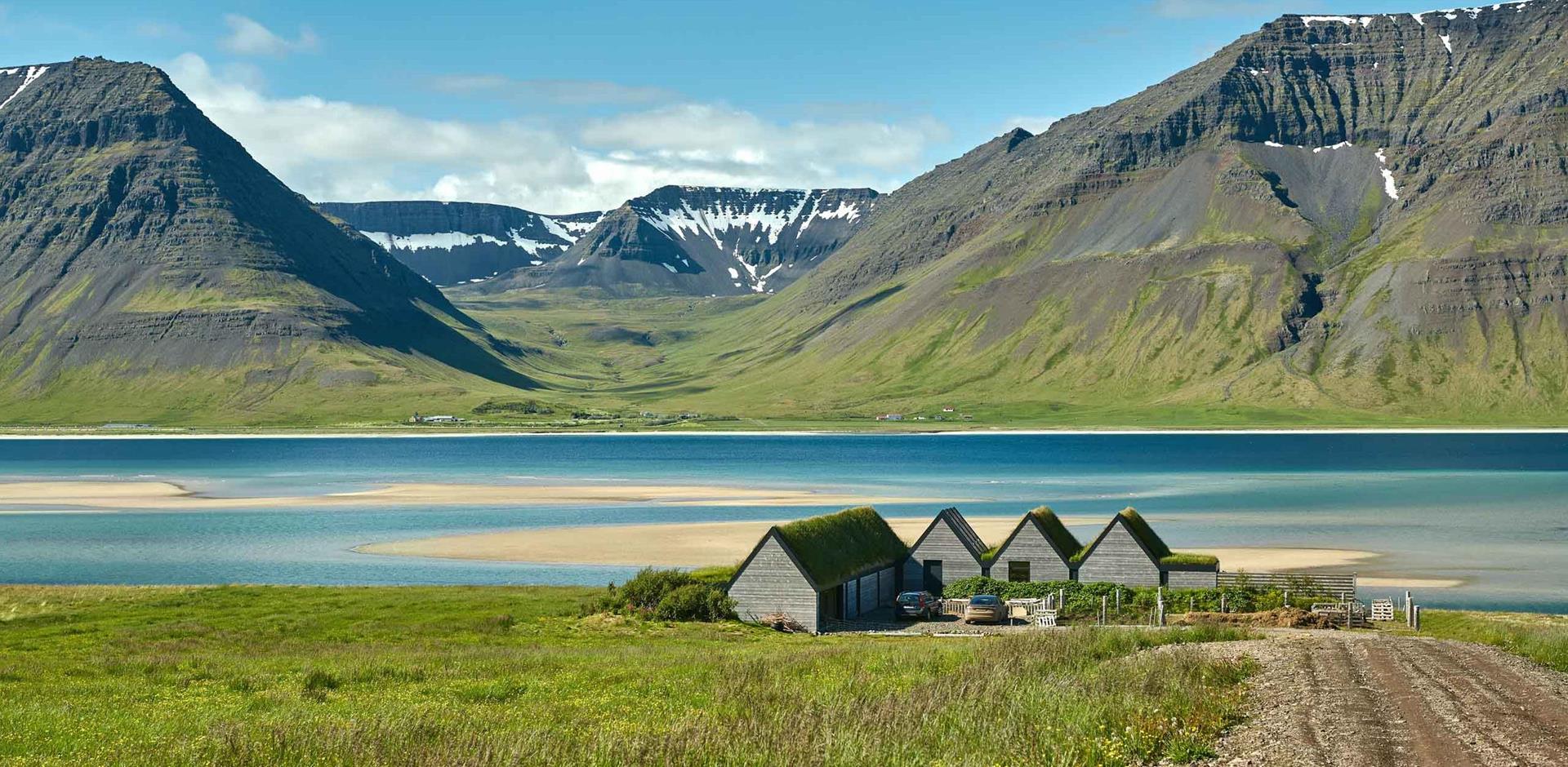 Summer Iceland in Style